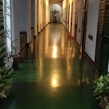 Ywca Gallway Guest House Kolkata Ngoại thất bức ảnh