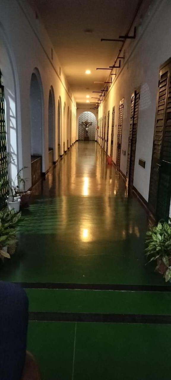 Ywca Gallway Guest House Kolkata Ngoại thất bức ảnh