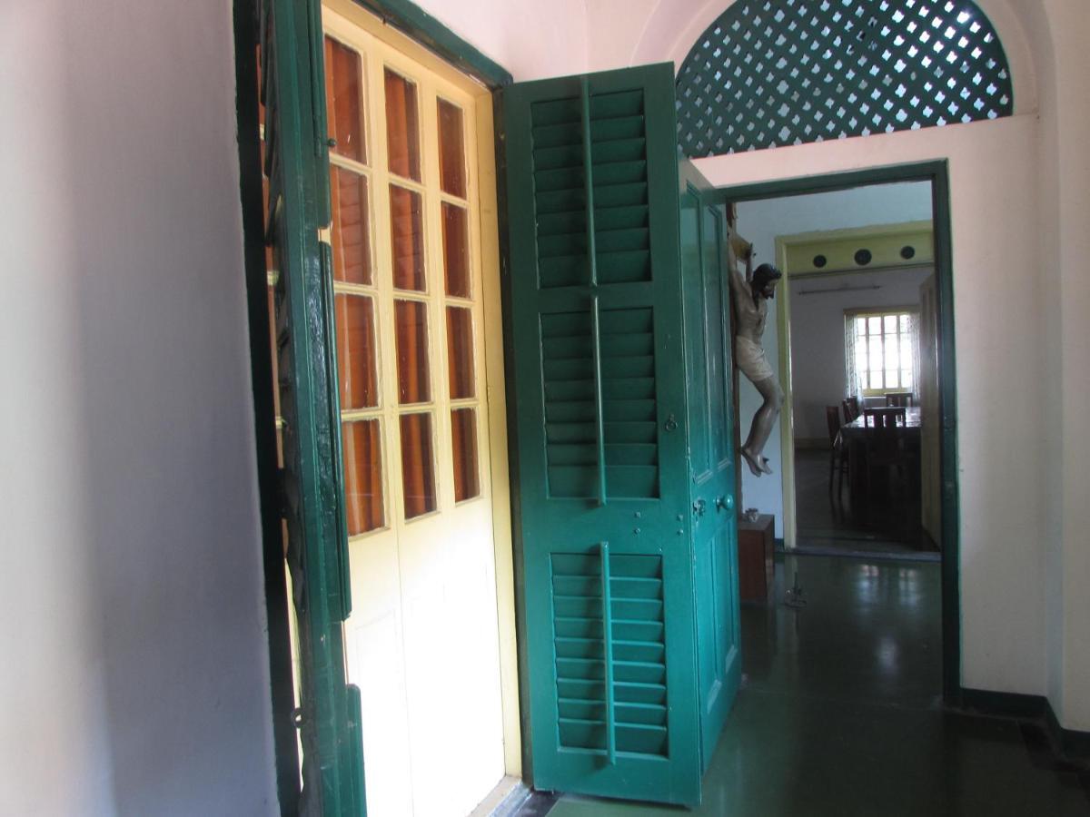 Ywca Gallway Guest House Kolkata Ngoại thất bức ảnh